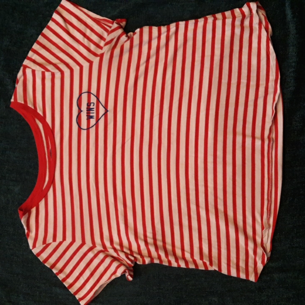 Old Navy short sleeve tshirt red and white stripe xl